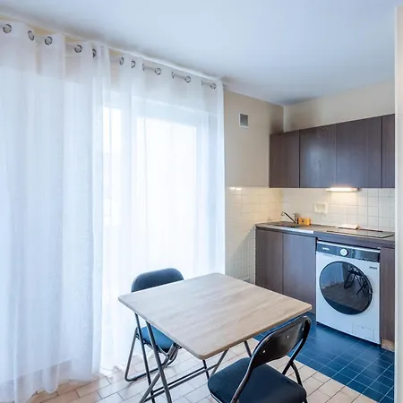 M080 Joli Avec Balcon *