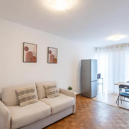 Apartment M080 Joli Avec Balcon *