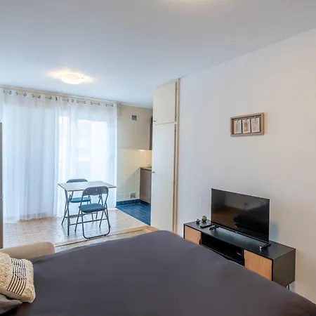 Apartment M080 Joli Avec Balcon *