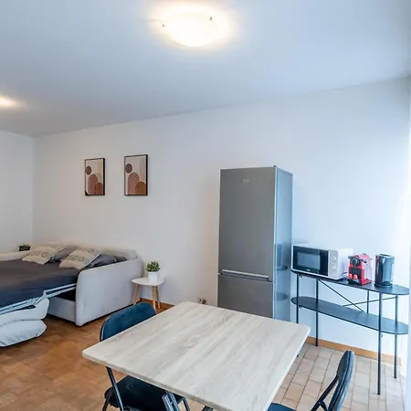 M080 Joli Avec Balcon *