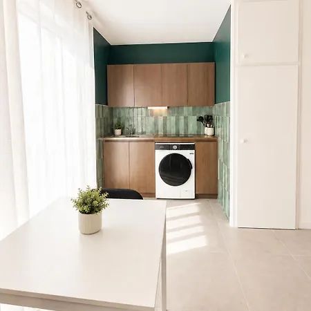 M080 Joli Avec Balcon